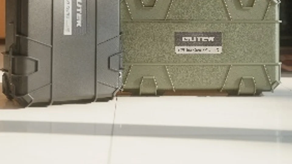 GUTEK 防護箱與不同尺寸箱體並排